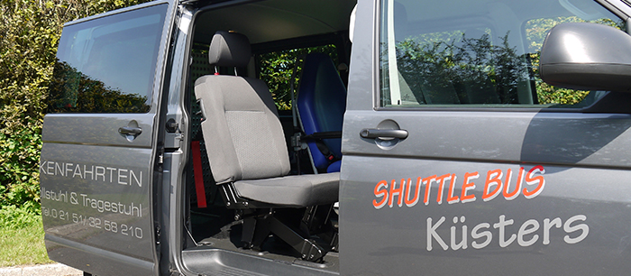 Moderne Spezialfahrzeuge ermöglichen praktische und bequeme Rollstuhlfahrten