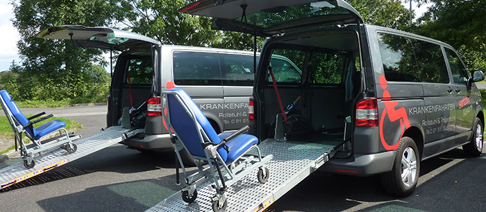 Moderne Spezialfahrzeuge ermöglichen praktische und bequeme Rollstuhlfahrten